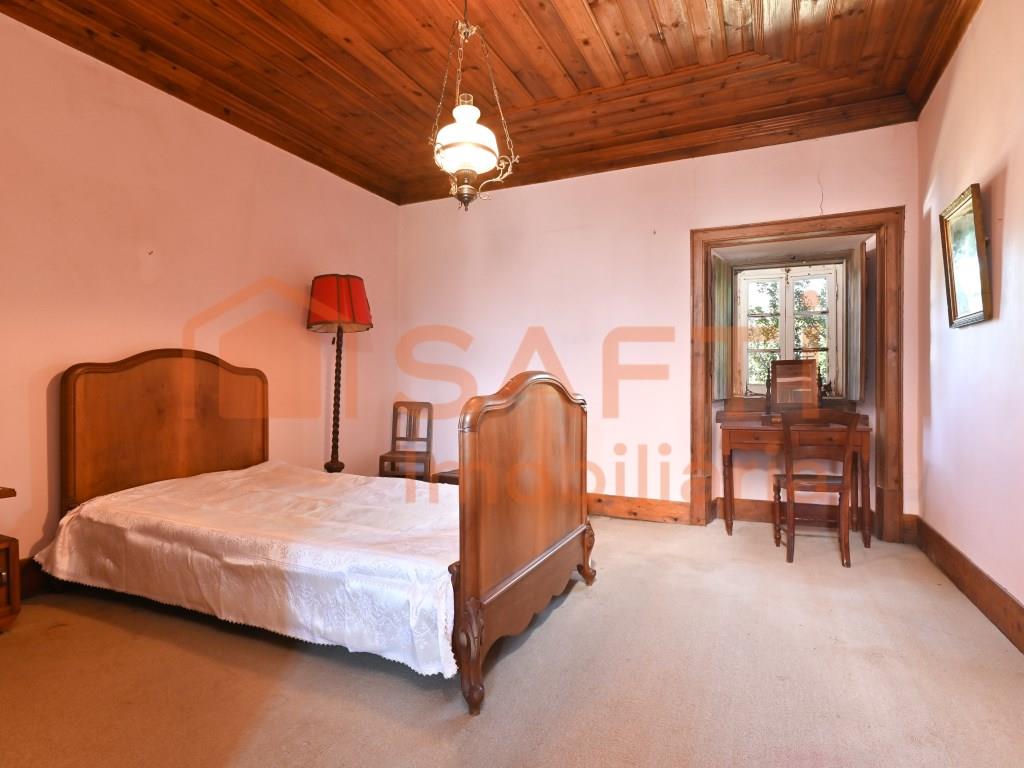 Historic 4 bedroom villa with land of 18,000 m² next to the Convent of Christ - Tomar