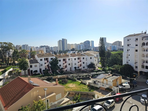 Apartamento T3 com vistas espetaculares na Urb. Vilarosa, Rua da Vila Rosa nº 11, Portimão