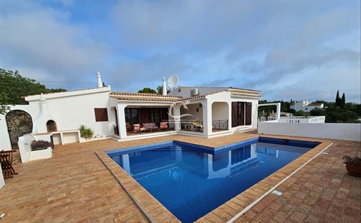Charmante maison de campagne de 3 chambres avec piscine près de São Bras de Alpor