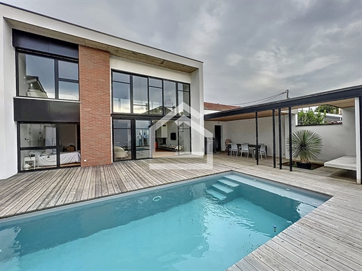 House, sector Saint Augustin, Merignac, 6 rooms, 145 m2, 4 bedrooms, swimming pool, garage
