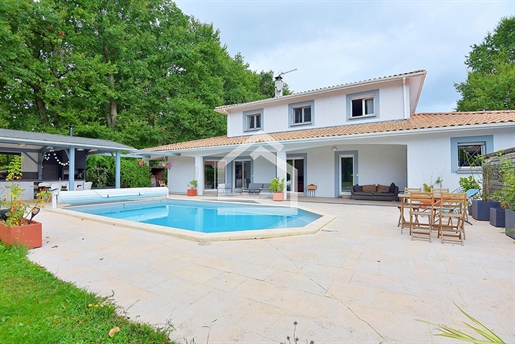 Villa with pool Merignac 175 m2 - quiet and residential area
