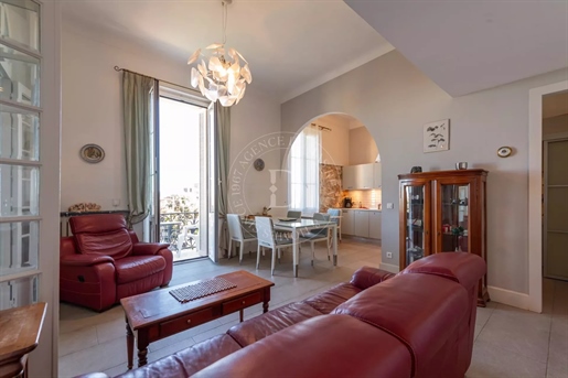 2 bedrooms in a bourgeois buildinG