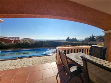 Beautiful villa with 3 bedrooms, 2 bathrooms, pool and views 