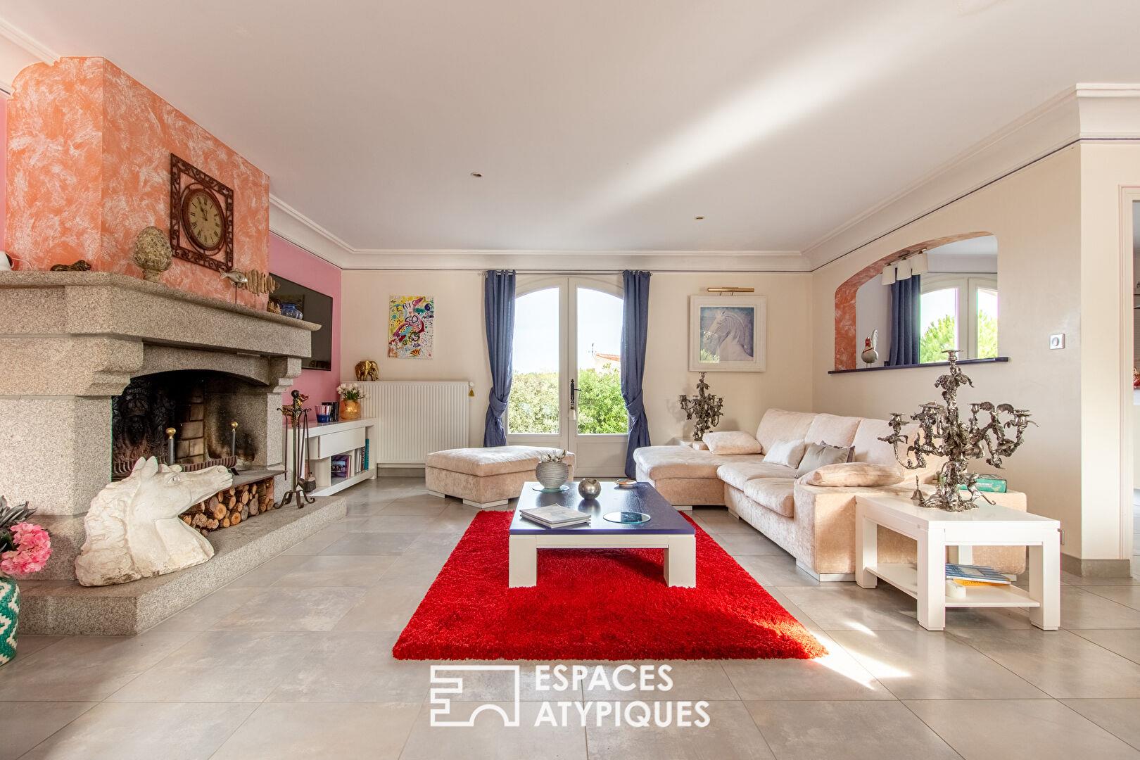 Large property with swimming pool in landscaped grounds