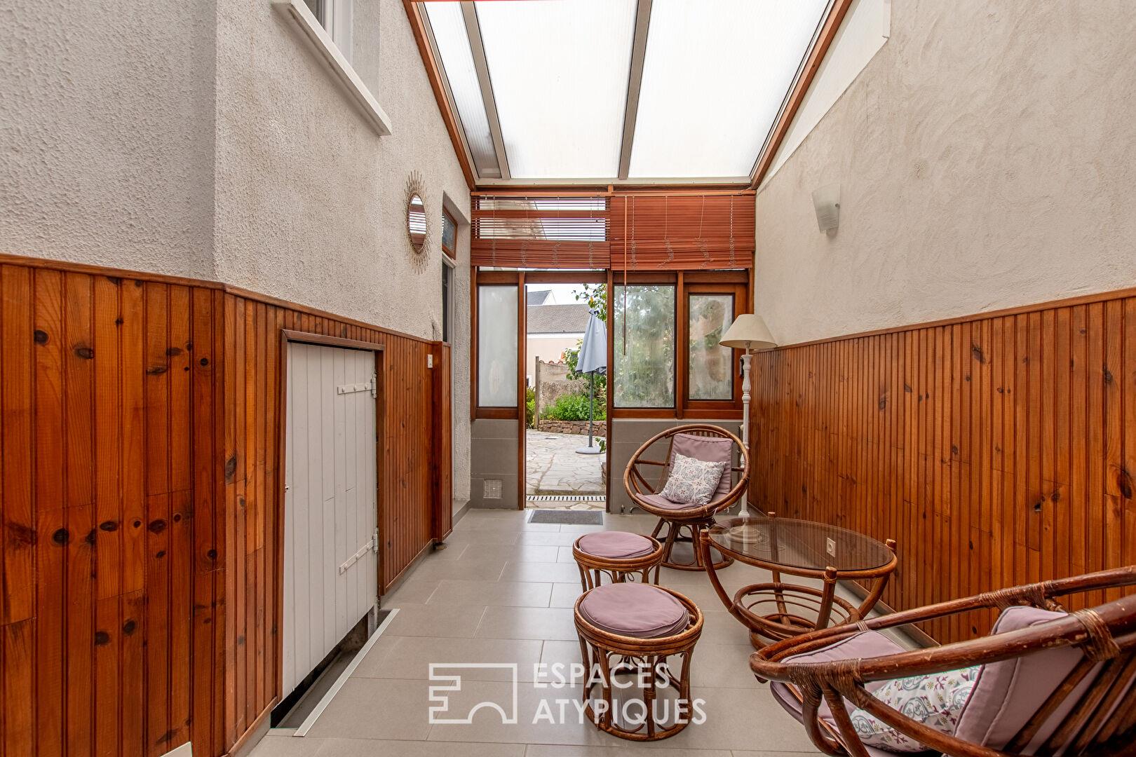 Family residence or investment: 4 houses with gardens and garages in the hypercentre of Les Sables d
