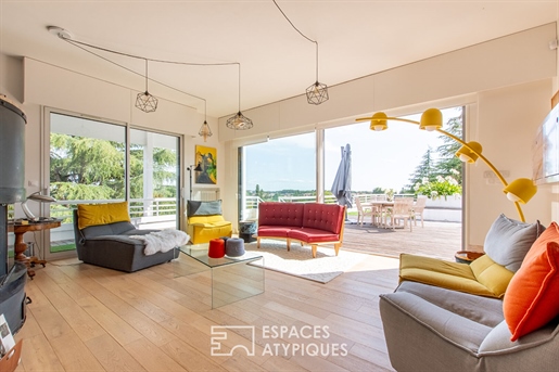 Exceptional Le Corbusier-inspired villa with panoramic view