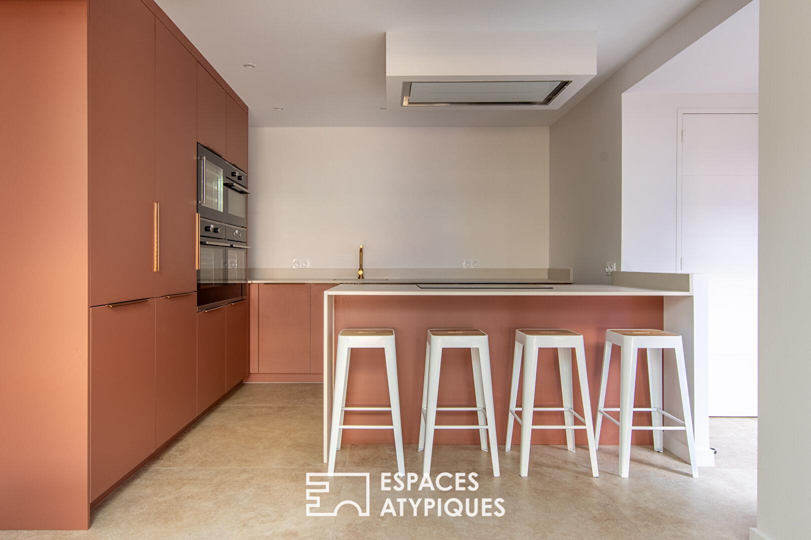 Family villa with outbuildings and swimming pool