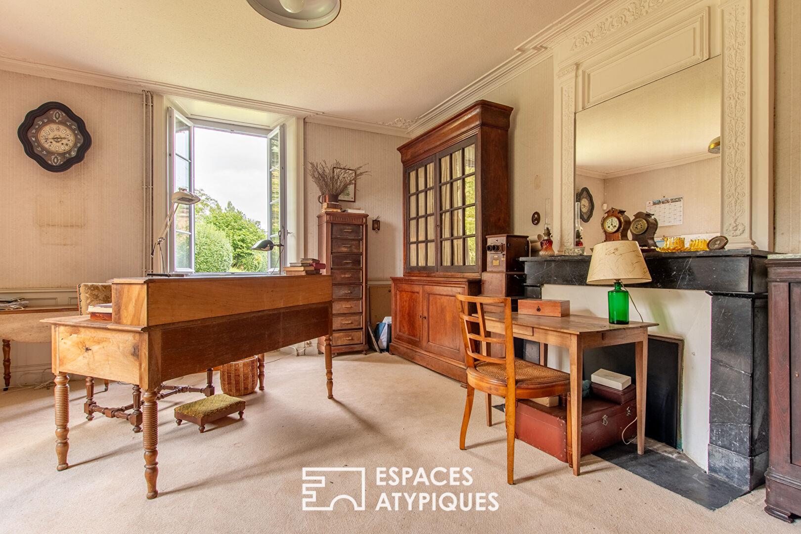 Historic property on a feudal motte with a farmhouse