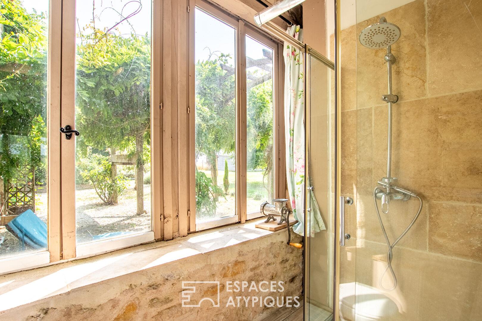 Large country estate with swimming pool and panoramic view