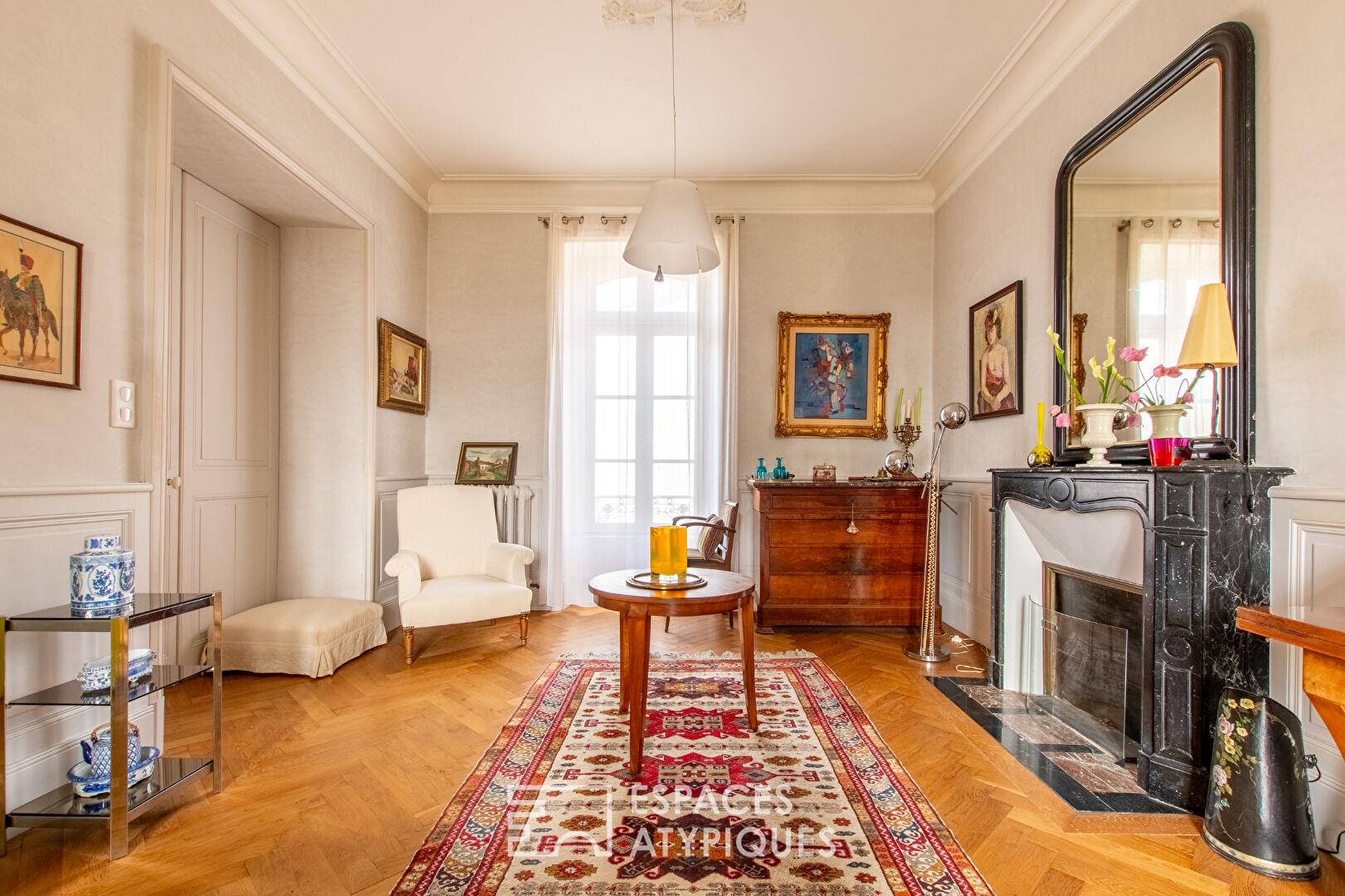 Historic property with swimming pool between La Roche-sur-Yon and Les Sables d'Olonne