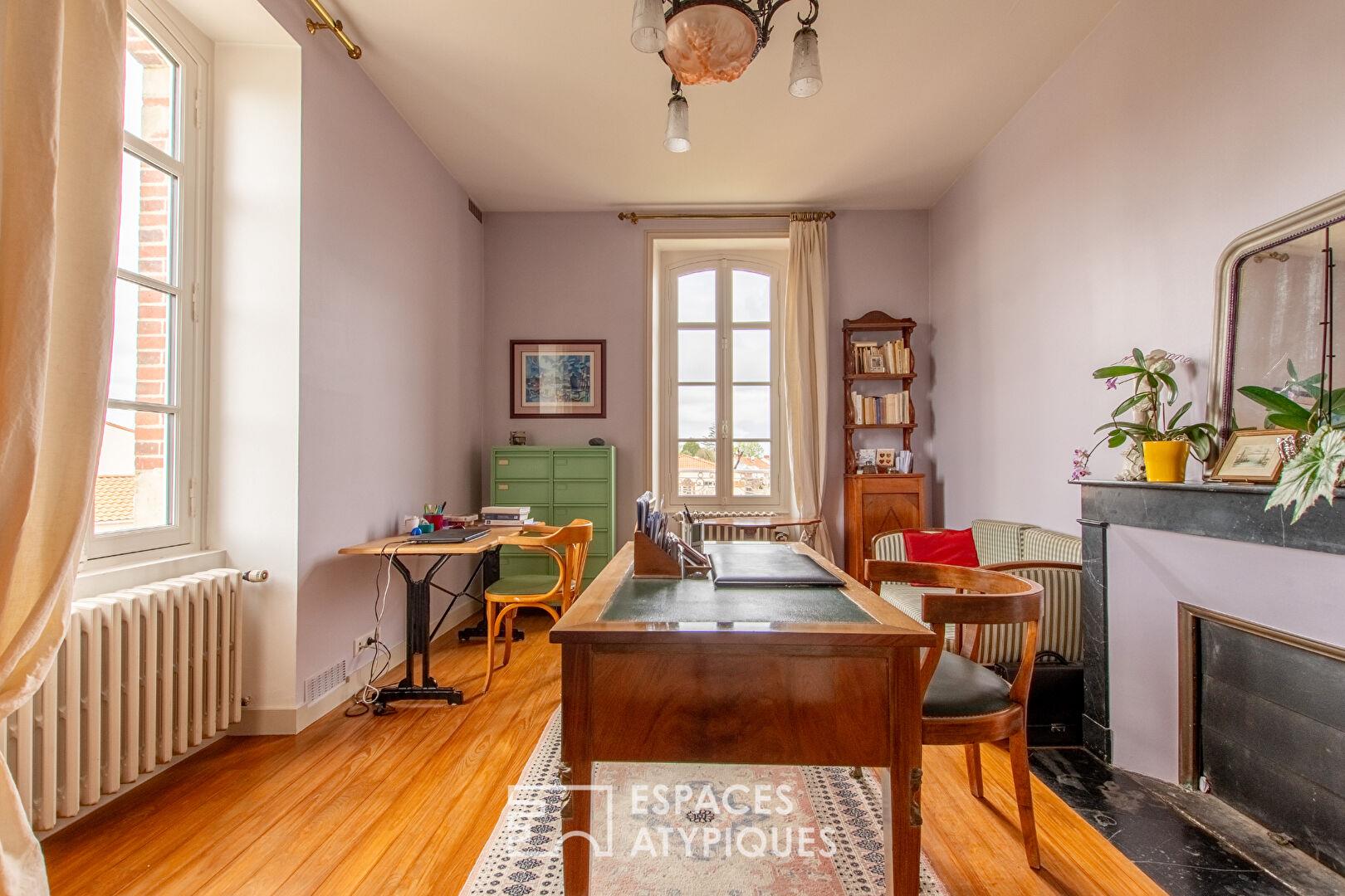 Historic property with swimming pool between La Roche-sur-Yon and Les Sables d'Olonne