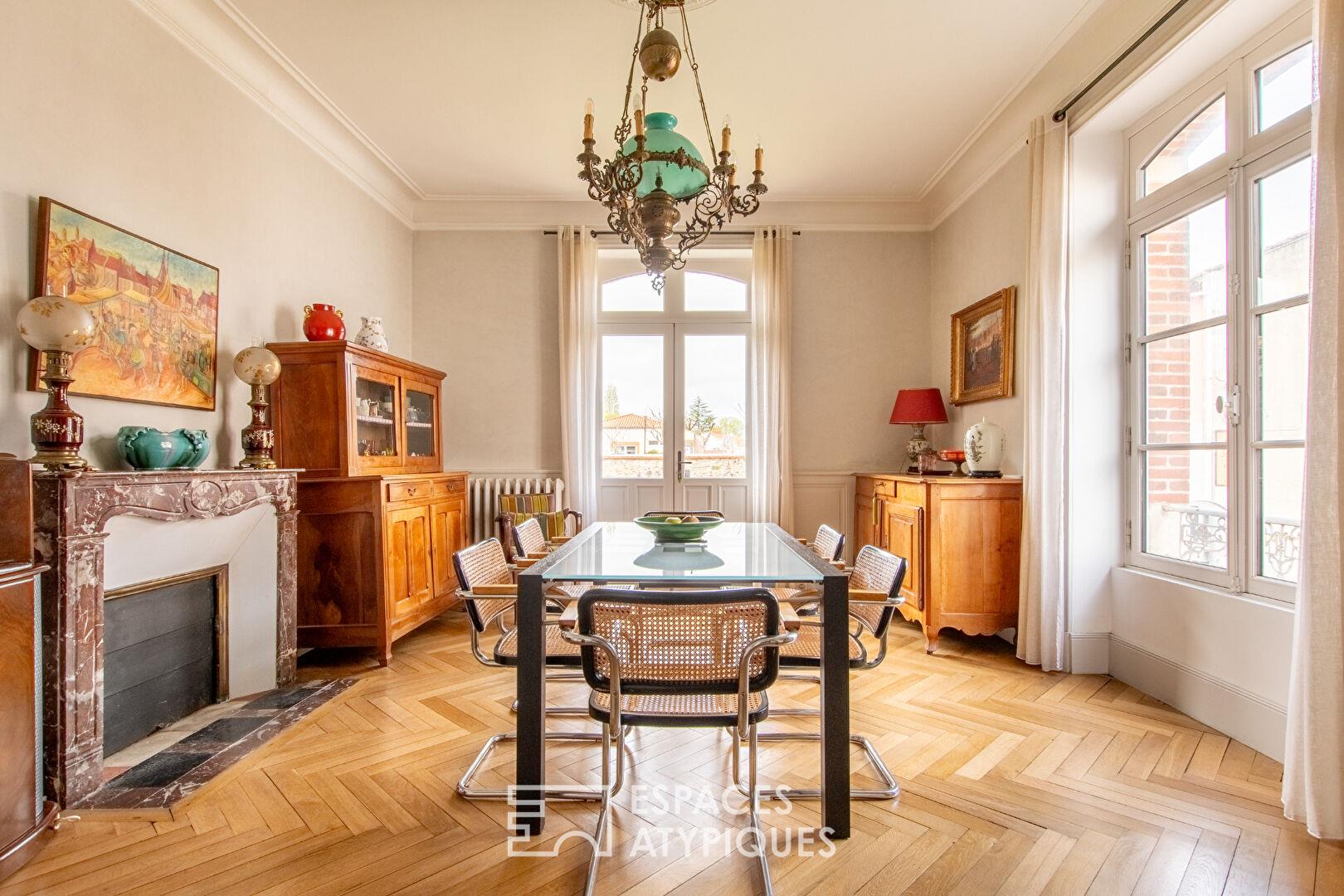 Historic property with swimming pool between La Roche-sur-Yon and Les Sables d'Olonne