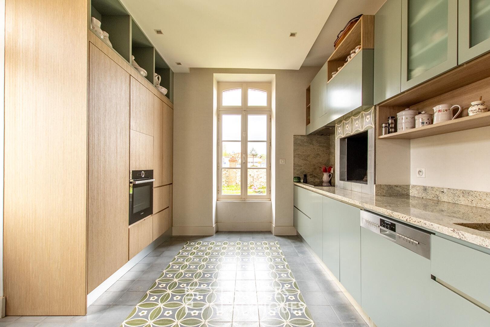 Historic property with swimming pool between La Roche-sur-Yon and Les Sables d'Olonne