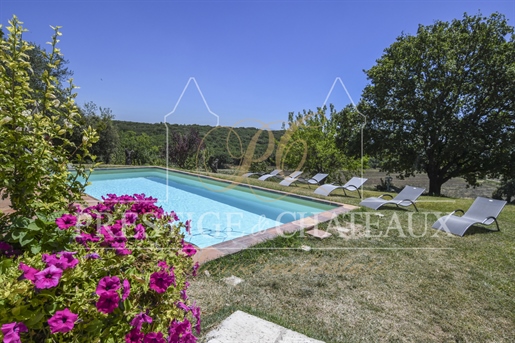 Prestigious residence 300m2 and its 3 cottages and 2 swimming pools on 50,000m2 of land