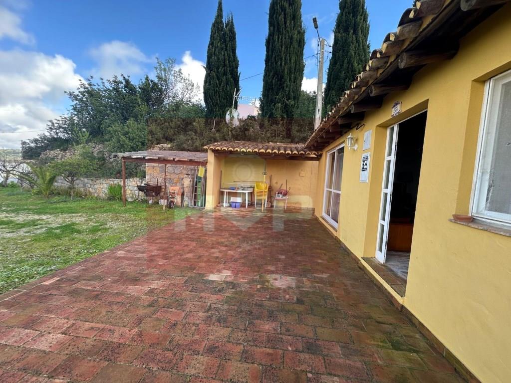 Vilă cu 2 dormitoare în Estoi
