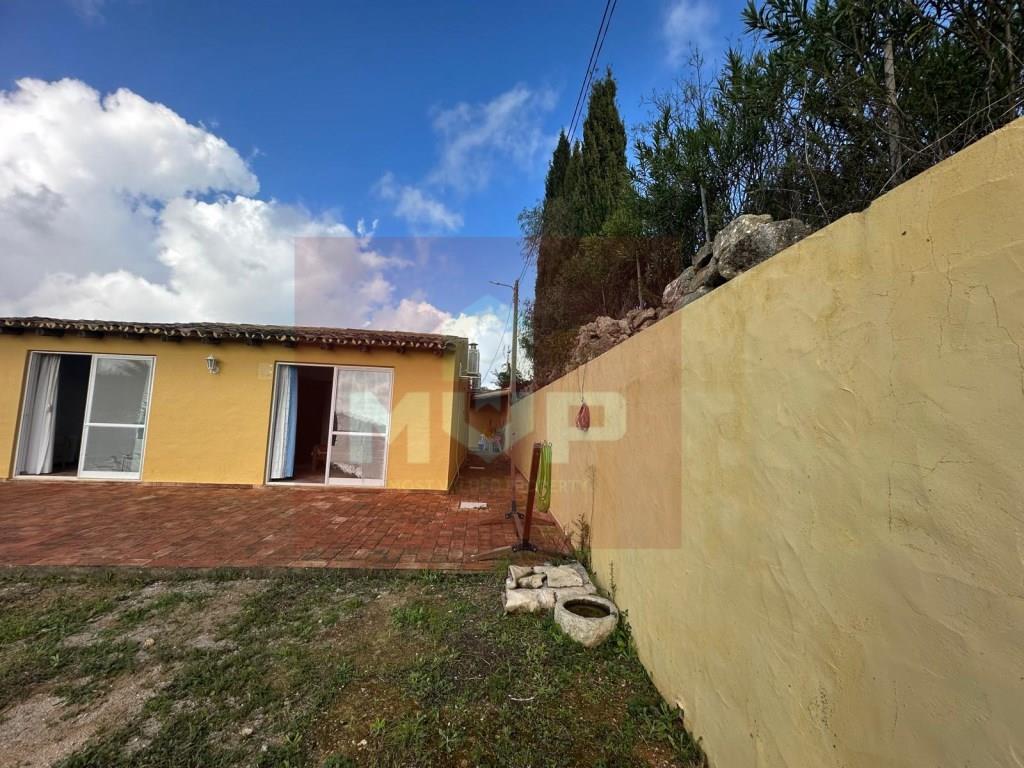 Vilă cu 2 dormitoare în Estoi