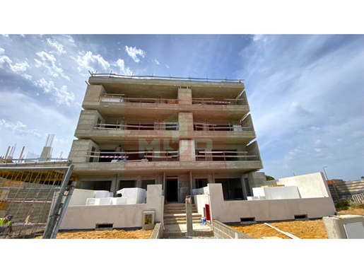 Moderno appartamento di nuova costruzione con 3 camere da letto a Gambelas, Faro