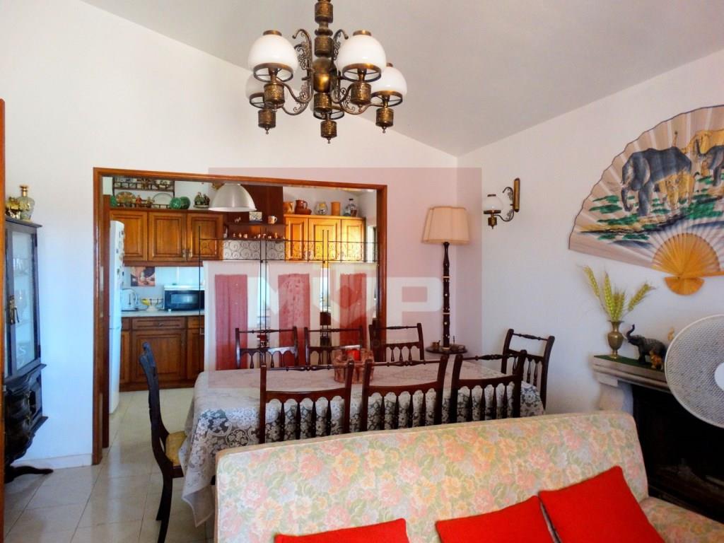 House T3, near the beach of Faro