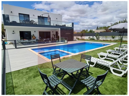 Villa de 6 dormitorios con piscina en Almancil