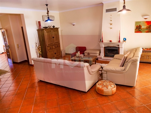 Villa mit 4 Schlafzimmern in Faro