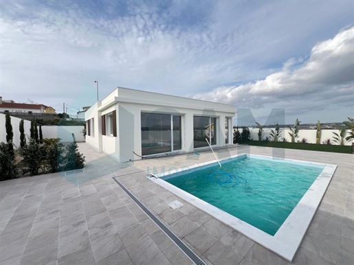 3 bedroom villa with pool / Lourinhã