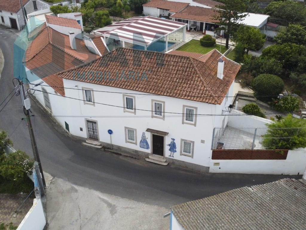 Manor house (former manor house of Quinta da Marteleira)