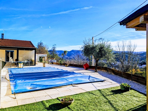 Single storey villa 149 m2 with swimming pool
