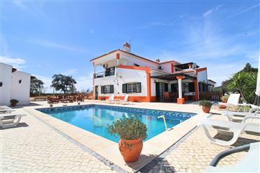 Detached villa with pool, large garden and countryside views in Santa Luzia Ourique