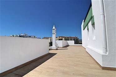T3 renovated penthouse with sea view in Portimão
