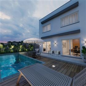 Terrain urbain avec projet approuvé pour une villa F4 avec piscine à Silves Algarve