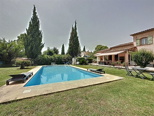Maison en 2 logements à Grasse, 8 pièces 250 m2, terrain 2672 m², piscine
