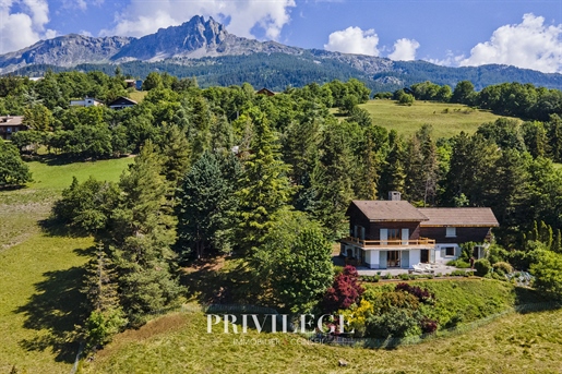 Discover a Haven of Serenity in the heart of the Hautes Alpes - Exceptional Chalet with View of the