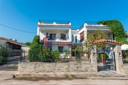 (En Venta) Casa Unifamiliar || Prefectura de Magnesia/Almyros - 142 m², 4 Dormitorios, 140.000€