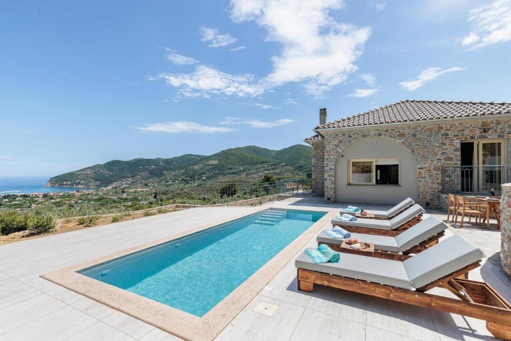 (For Sale) Residential Residence complex || Magnisia/Sporades-Skopelos - 160 Sq.m, 4 Bedrooms, 8500.