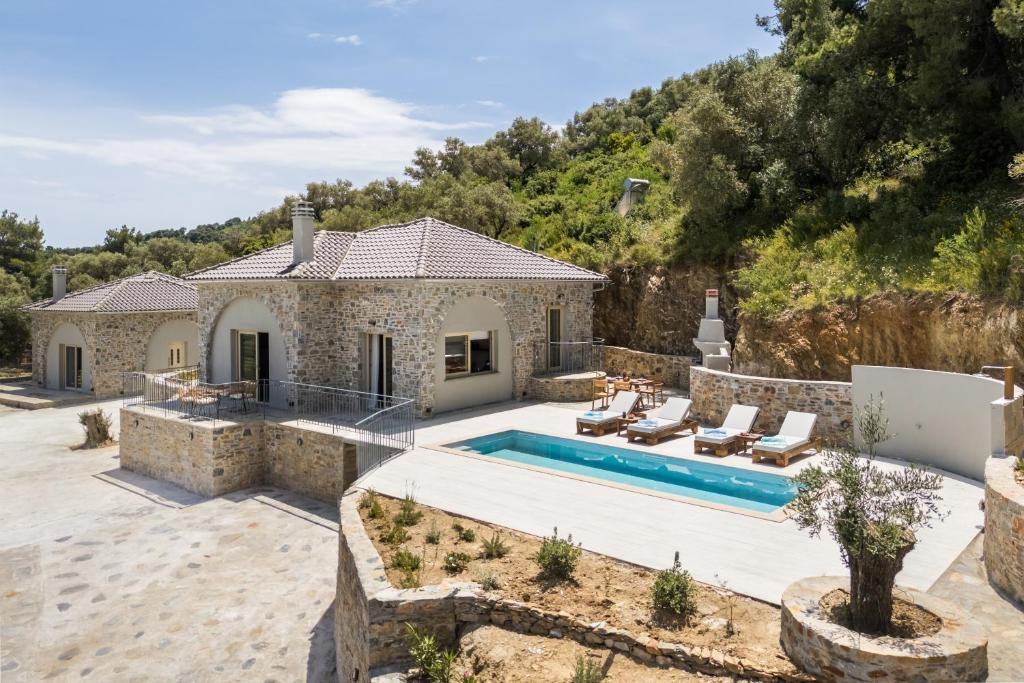 (For Sale) Residential Residence complex || Magnisia/Sporades-Skopelos - 160 Sq.m, 4 Bedrooms, 8500.