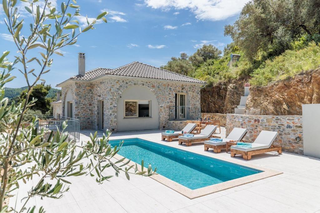 (For Sale) Residential Residence complex || Magnisia/Sporades-Skopelos - 160 Sq.m, 4 Bedrooms, 8500.