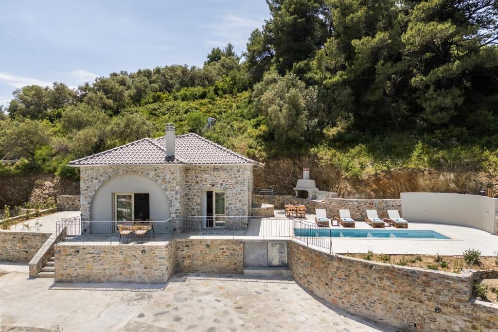 (For Sale) Residential Residence complex || Magnisia/Sporades-Skopelos - 160 Sq.m, 4 Bedrooms, 8500.