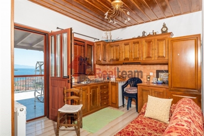 (למכירה) בית פרטי || מחוז מגנזיה/סורפי - 230 מ"ר, 6 חדרי שינה, 270.000€