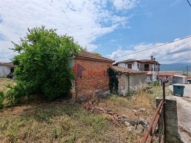 (למכירה) בית צמוד קרקע בית || מחוז מגנזיה/סורפי - 100 מ"ר, 2 חדרי שינה, 27.000€