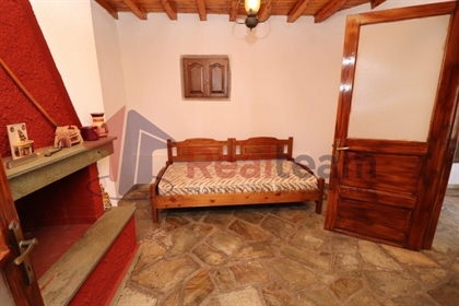 (A vendre) Maison Maisonnette || Magnesia Prefecture/Makrinitsa - 230 m², 3 chambres, 200.000€