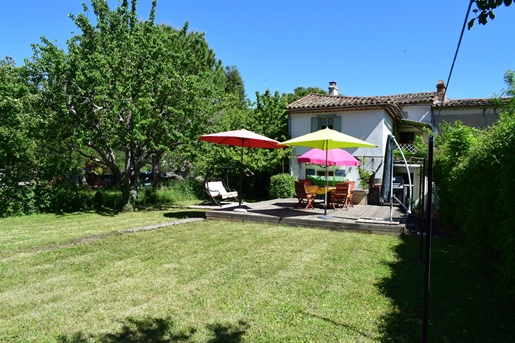 Maison de village avec jardin