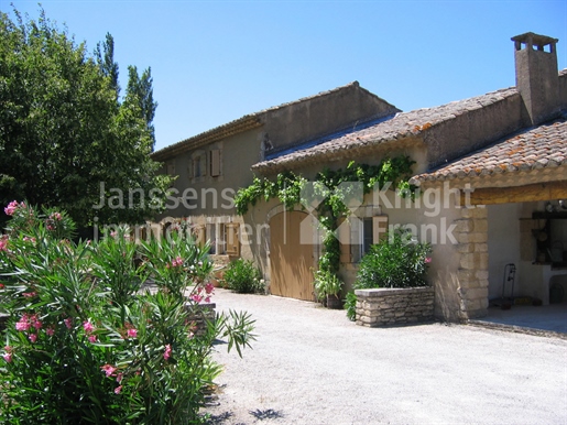 Farmhouse With Pool And Grounds For Sale In Cheval Blanc