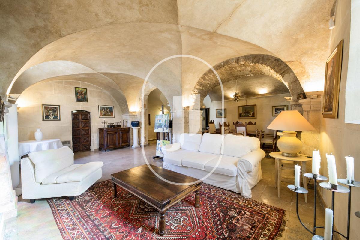 Maison de village avec terrasses et cour à vendre à Oppède le Vieux