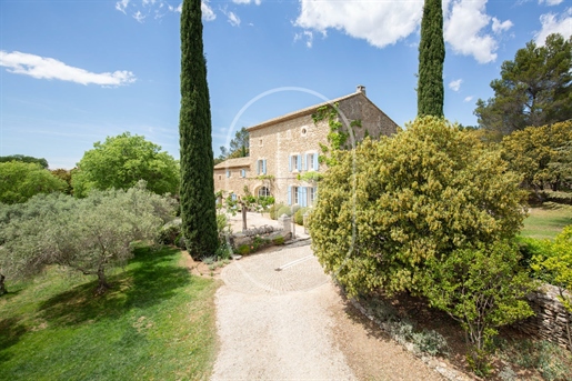 Exceptional property with outbuildings, pool and land in Gordes
