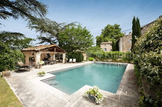 Hamlet house with pool for sale in Oppède