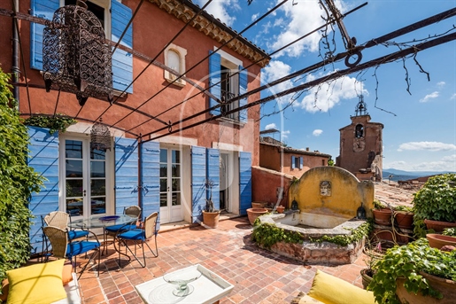 17Th century village house with view for sale in Roussillon
