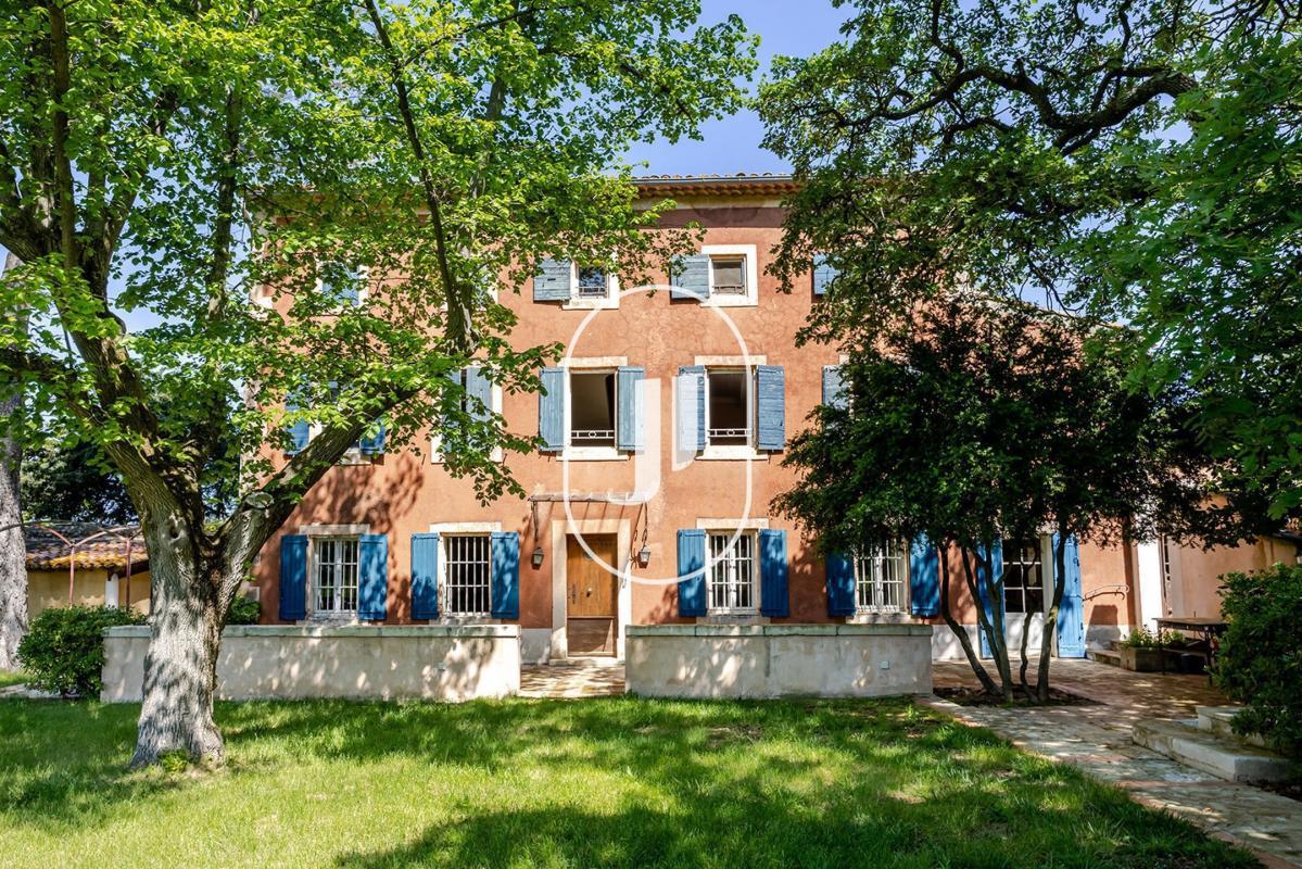 Maison de maitre avec vue exceptionnelle sur le Luberon à vendre à Oppède