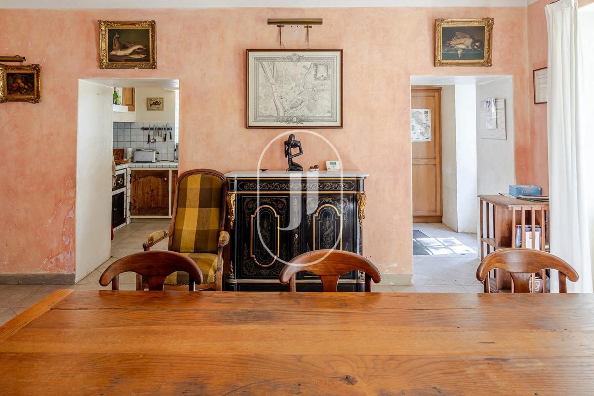 Maison de maitre avec vue exceptionnelle sur le Luberon à vendre à Oppède