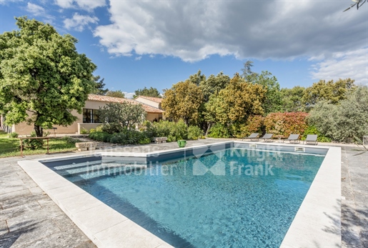 Huis met zwembad en bijgebouwen te koop in Cabrières d'Avignon