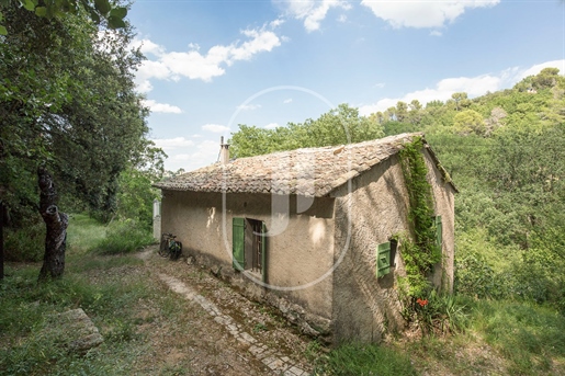 House with land for sale in Ménerbes